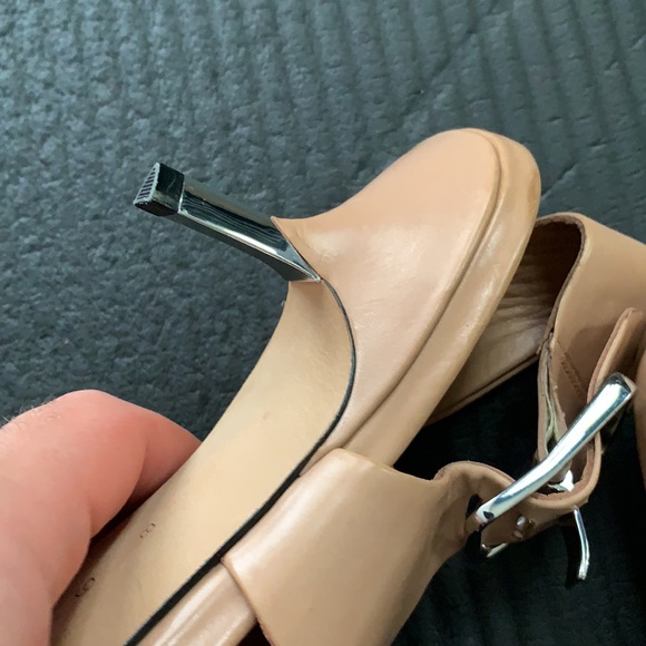 Sigerson Morrison Seley Slingback Kitten Sandal - Picture 7 of 10